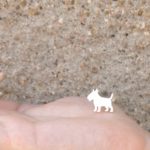 brincos bull terrier branco